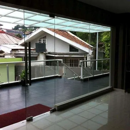 J Residence Hostel Ciumbuleuit